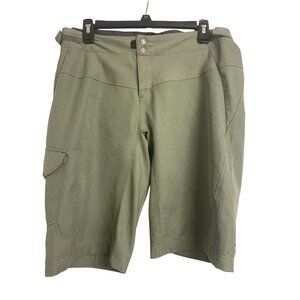 The North Face Women's Cargo Shorts - Olive Green